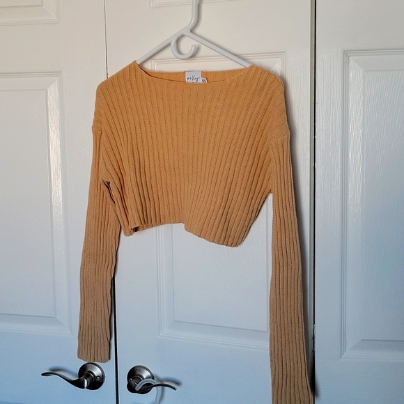 Cropped sweater - Picture 1 of 2